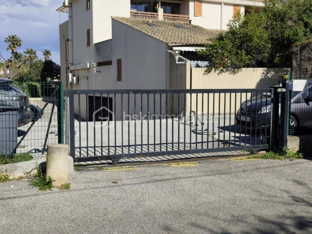 Parking à LA SEYNE-SUR-MER
