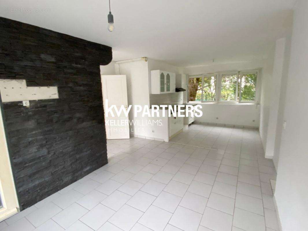 Appartement à COMBS-LA-VILLE