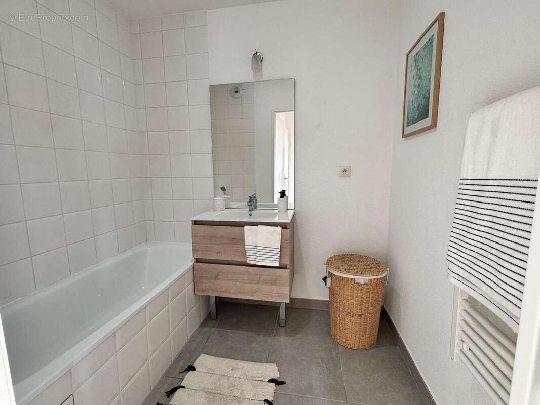   - Appartement à VILLEFRANCHE-SUR-SAONE