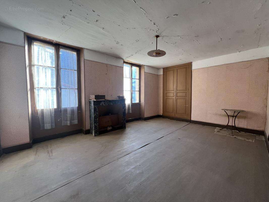 Maison à SAINT-QUENTIN-SUR-ISERE