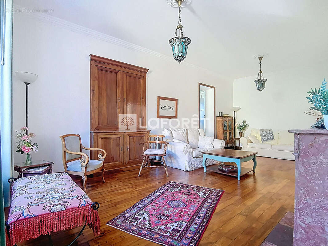 Maison à FLEURIEU-SUR-SAONE