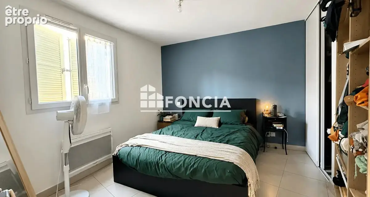 Appartement t3 - centre ville - residence recente et securisee - cogolin - photo 3