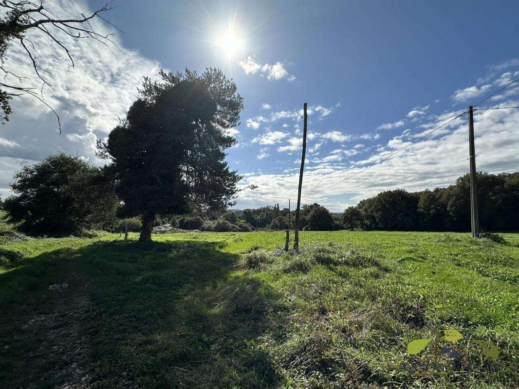 Maison à SAINT-LEONARD-DE-NOBLAT