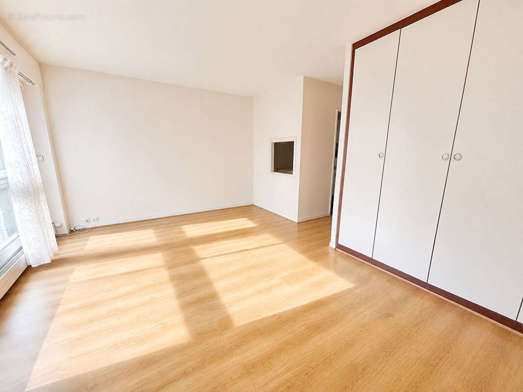 Appartement à PARIS-10E