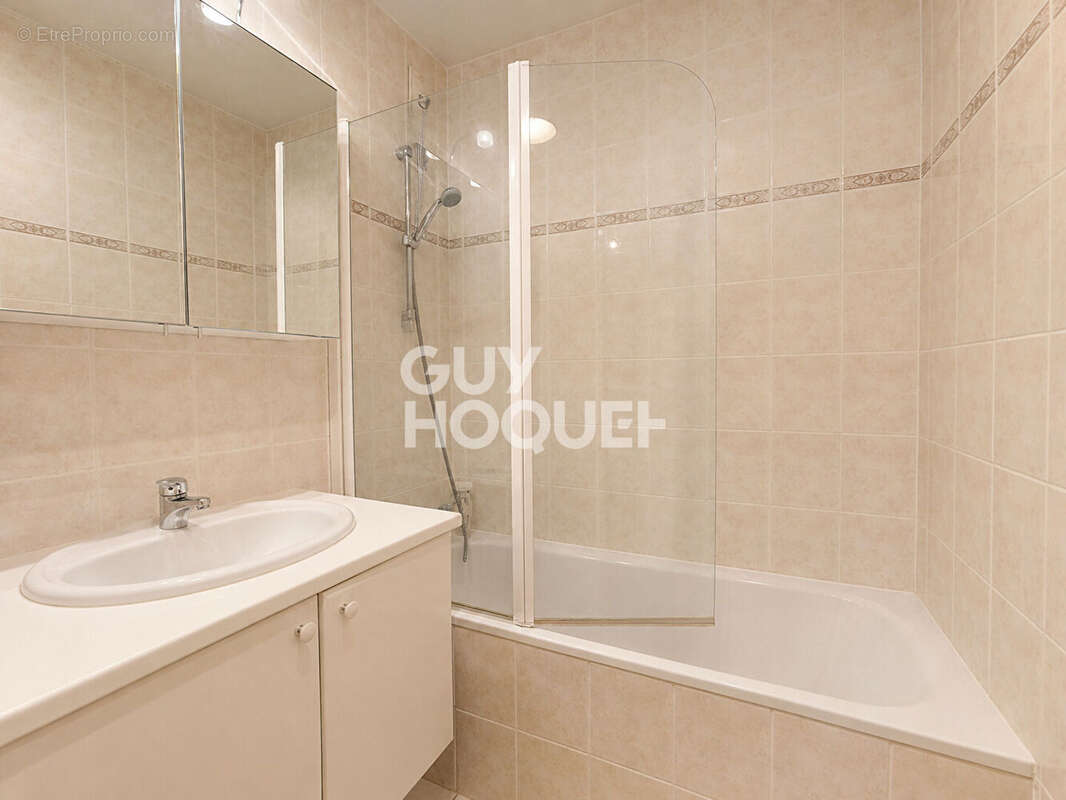 Appartement à MEYZIEU