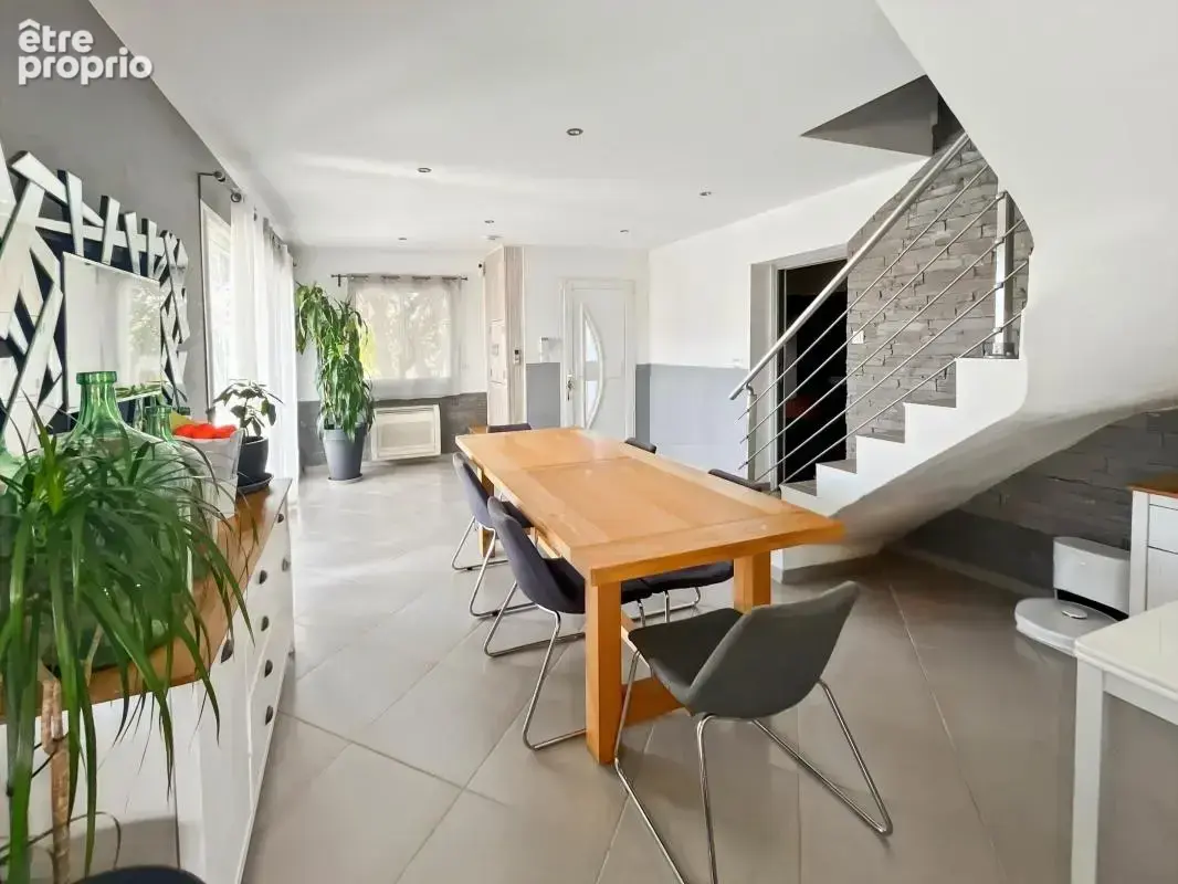 Villa familiale - 170 m² - Piscine - photo 2