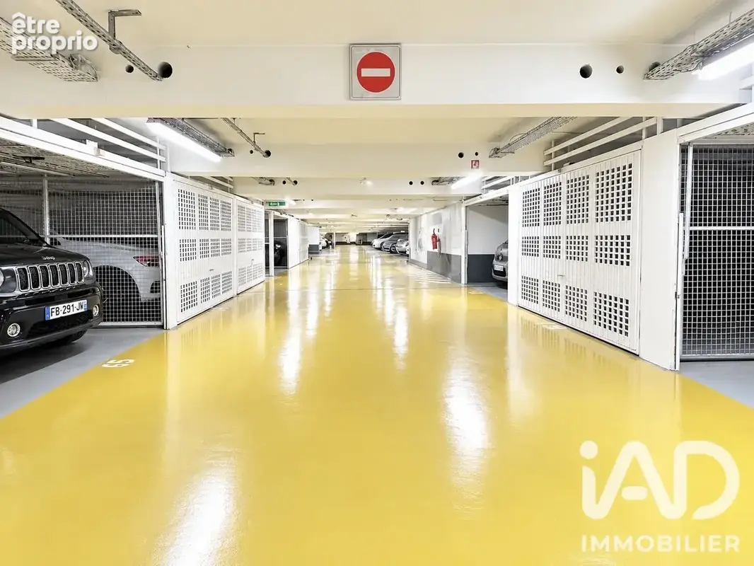 Photo 1 - Parking à PARIS-6E