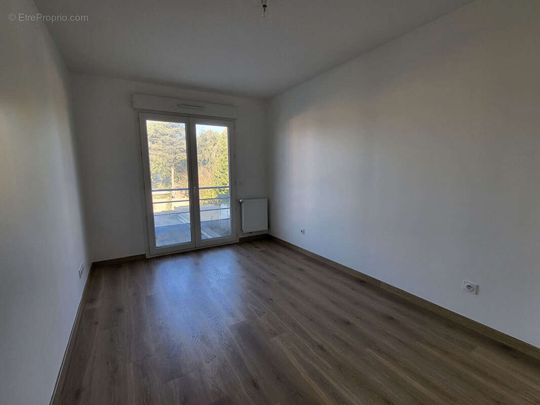 Appartement à SAINTE-GENEVIEVE-DES-BOIS