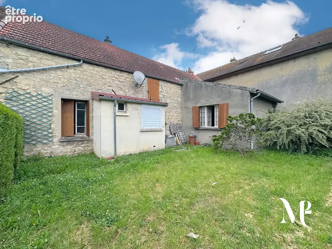 Ensemble à fort potentiel - Maison + 2 granges sur 2600m² de terrain - photo 8