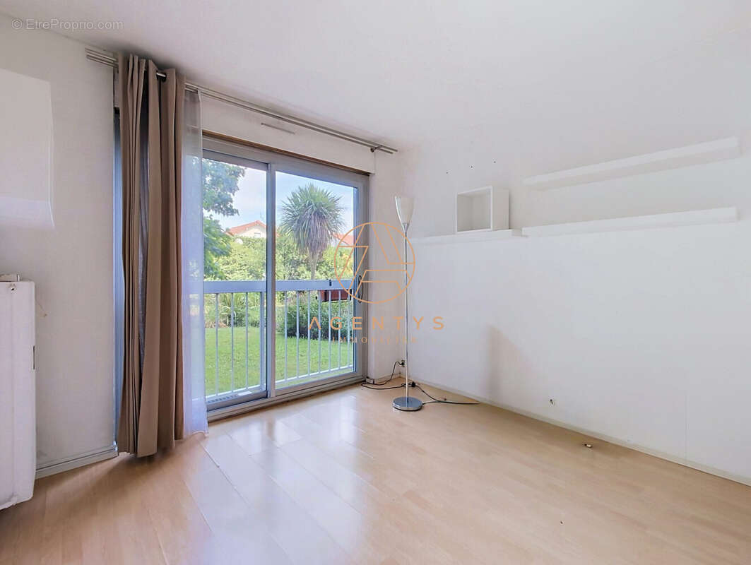 Appartement 65 m² à Saint-Maur-Des-Fosses  - photo 8