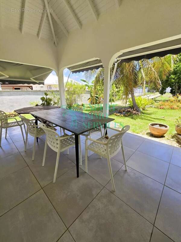 Maison à CAPESTERRE-DE-MARIE-GALANTE