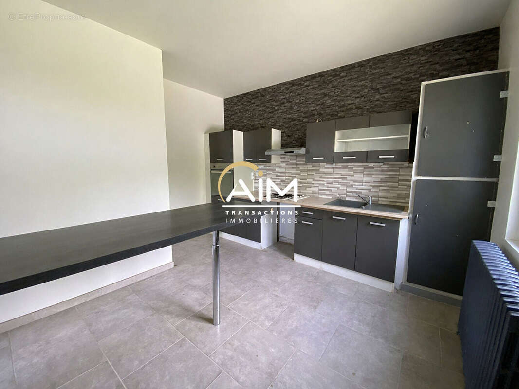 Maison à fort potentiel - A rénover entièrement - photo 3