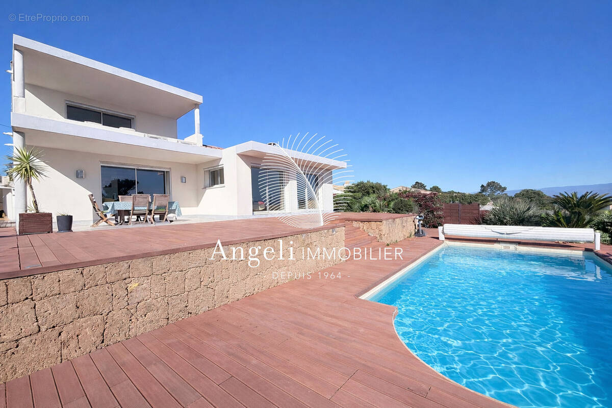 Maison à FREJUS