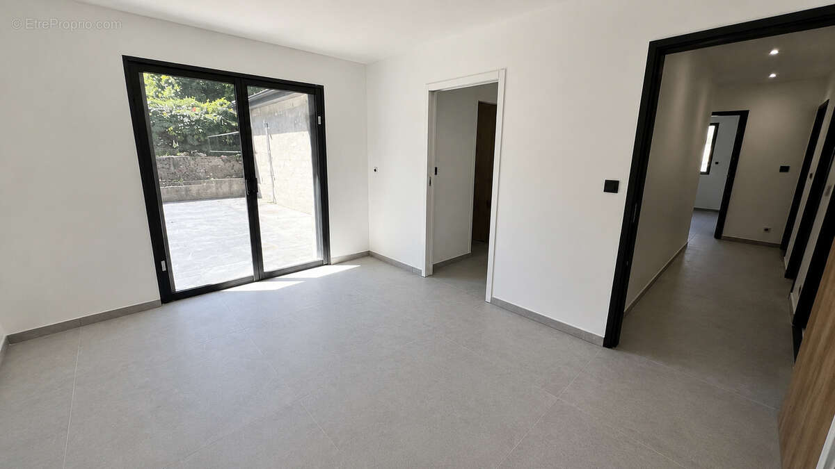 Maison à BOURG-LES-VALENCE