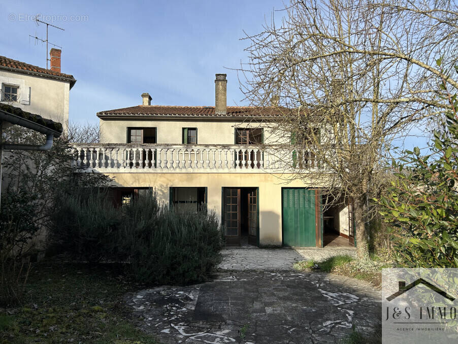 Maison à CHASSENEUIL-SUR-BONNIEURE