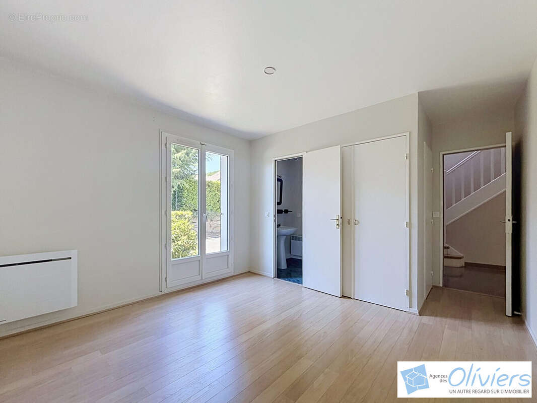 Maison 184 m² à Chevreuse  - photo 9