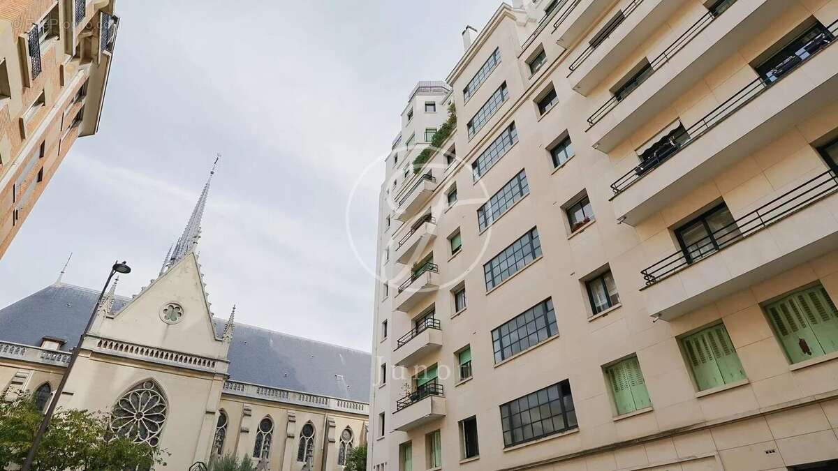 Appartement à PARIS-16E