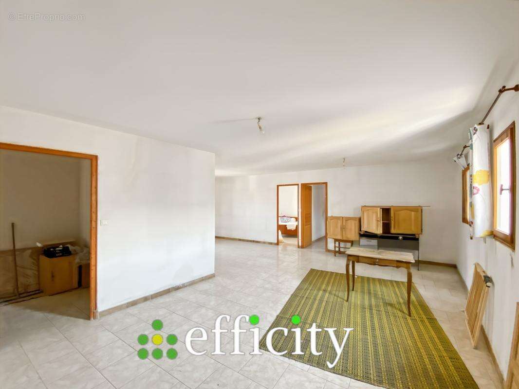 Appartement 350 m² à Ales  - photo 7