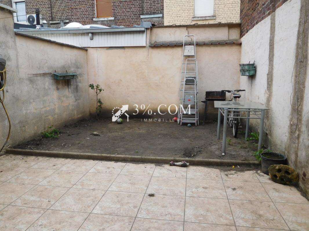 Maison 4 chambres avec extérieur, à améliorer - photo 8