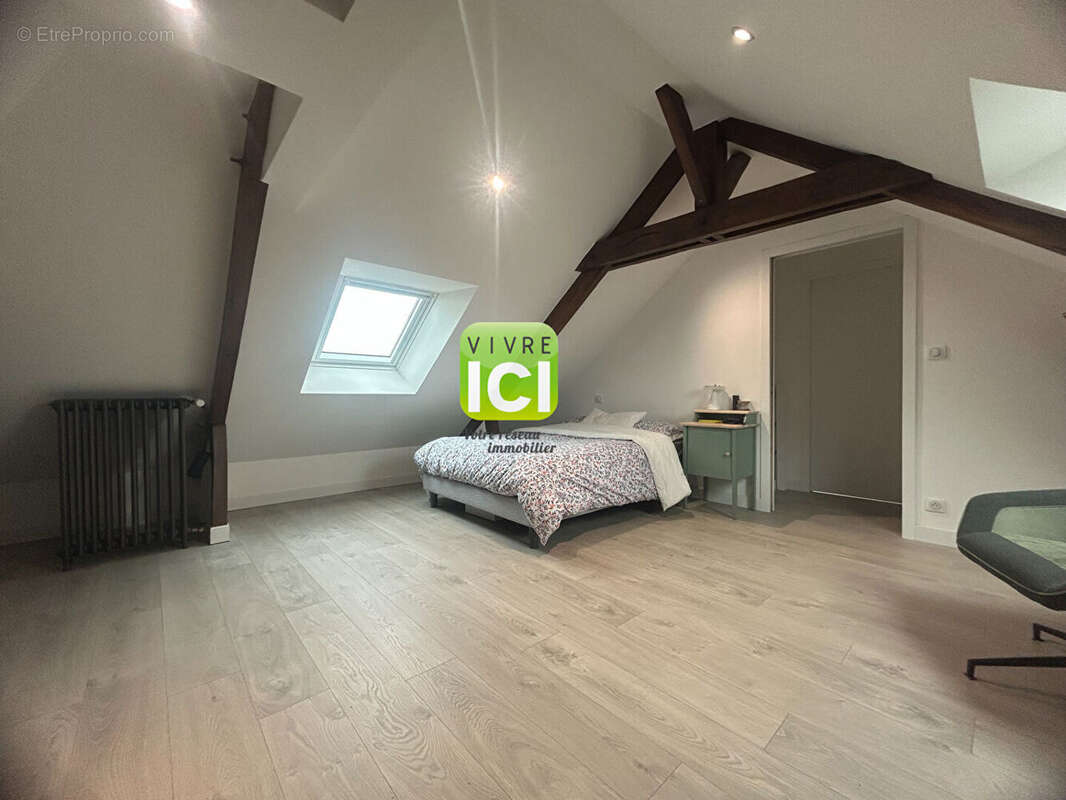 MISSILLAC - Maison de Maître en plein coeur de ville - 210 m² - Jardin remarquable - photo 15