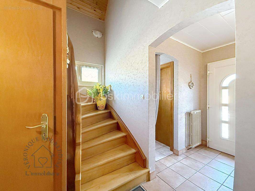 Maison 4 chambres, 3 garages, jardin, proche des commodités - photo 14