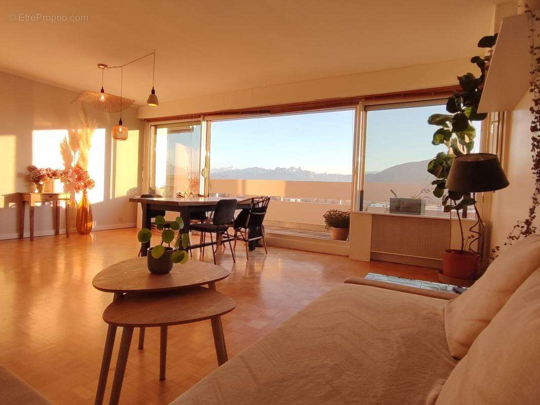 Attique traversant – Vue panoramique Mont-Blanc & Jura – 101 m² – Dernier étage - photo 12
