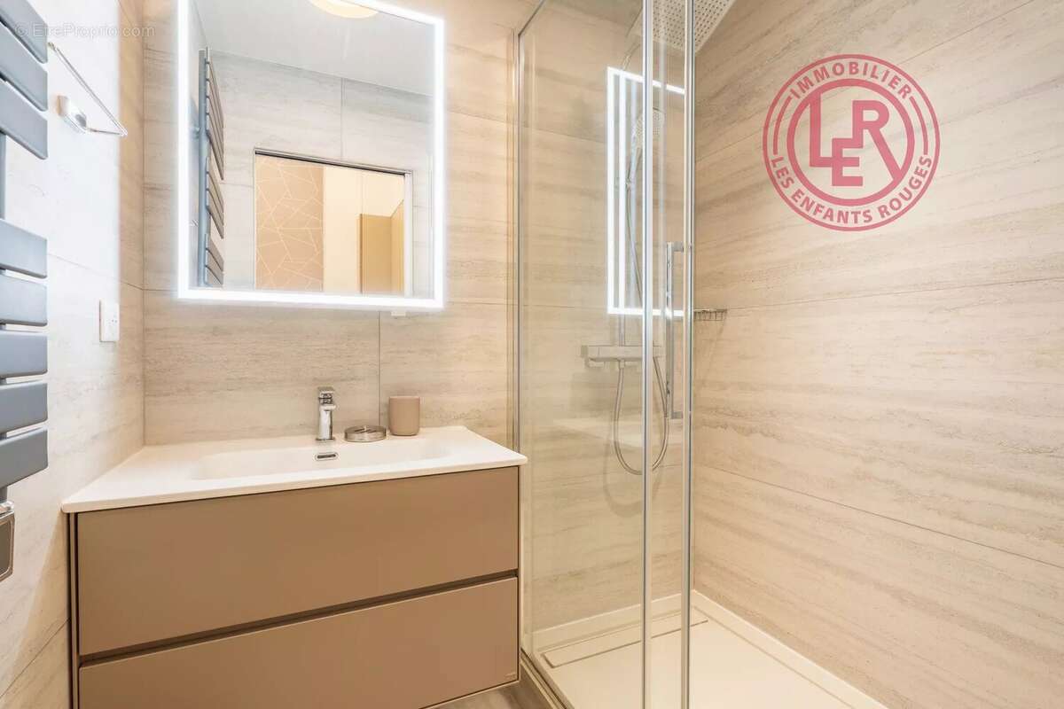 Appartement à PARIS-3E