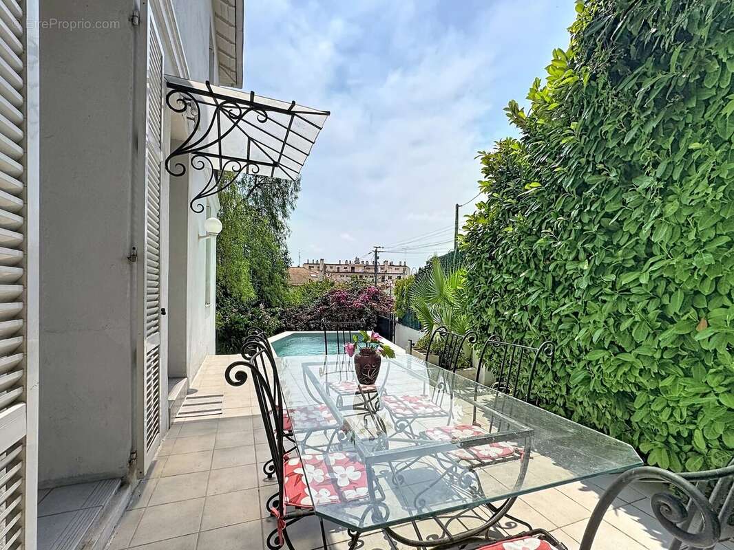 Maison de charme 180m2 centre jardin piscine parking - photo 4