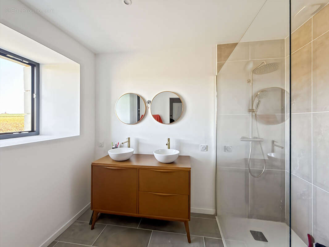 Maison à BRISSAC-QUINCE