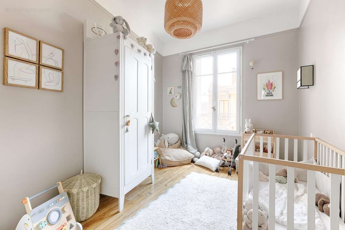 Appartement à LA GARENNE-COLOMBES
