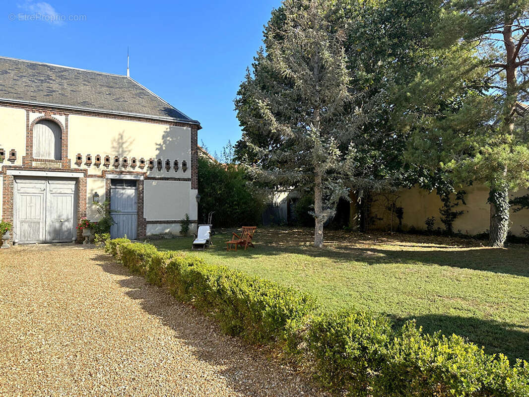 Maison à HOUDAN