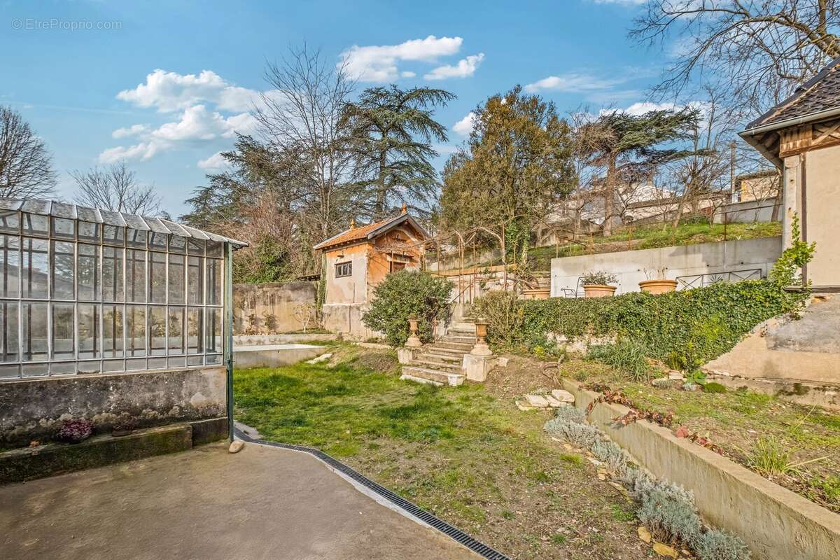 Maison de 260m2 - 1000m2 de terrain - Stationnement - photo 20