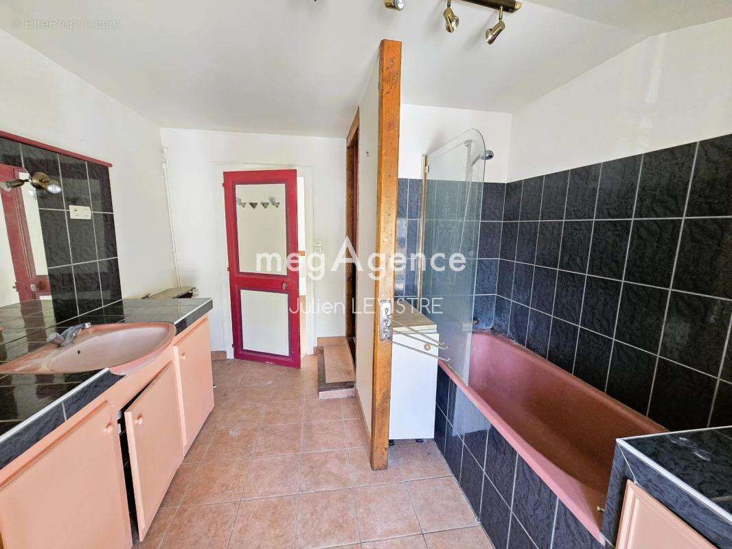 Maison à TOURY