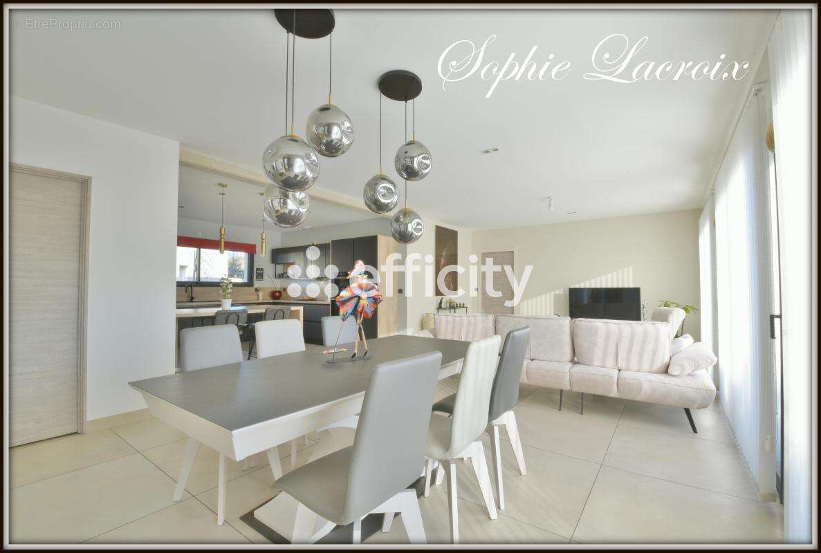 Maison à ROUSSILLON