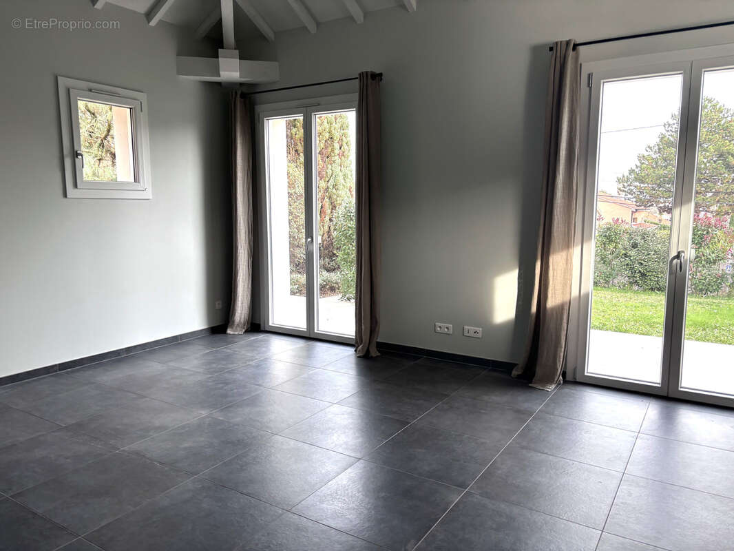 Maison à SAINT-CYR-AU-MONT-D&#039;OR