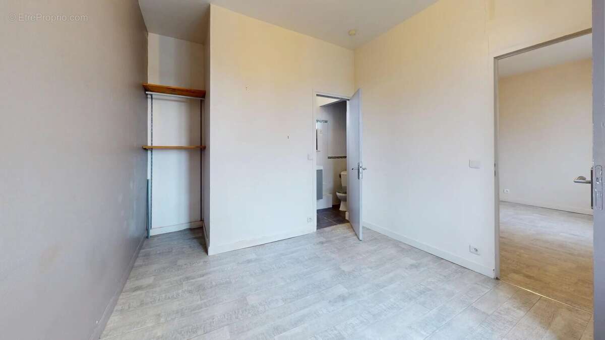 Maison à LE MESNIL-SAINT-DENIS