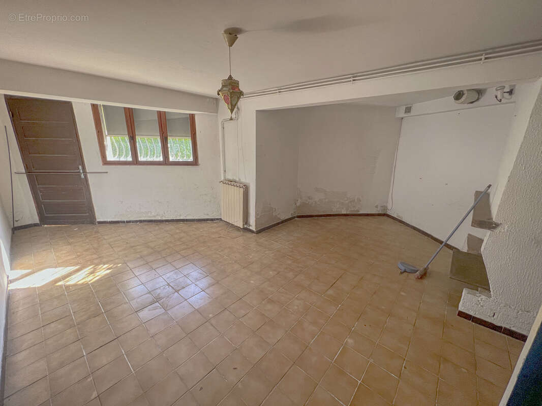 Cournonterral   Villa d'Architecte T5 (135 m2) + Dépendance (65 m2) - photo 13