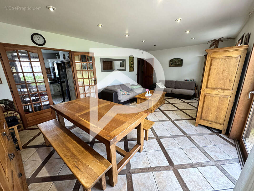 Maison à PRUNAY-LE-TEMPLE