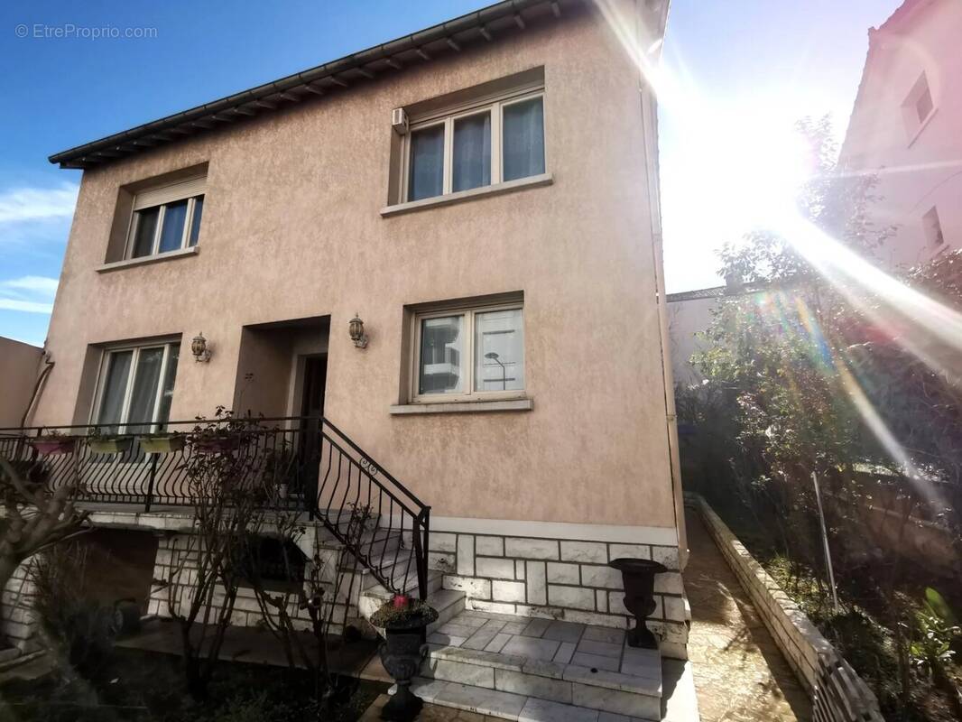 Maison à VITRY-SUR-SEINE