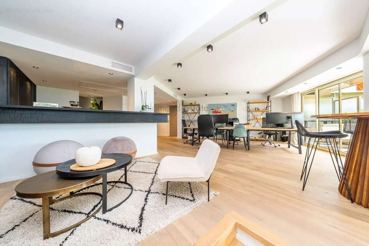 Exclusivite - cannes - pointe croisette - rdj vue mer 168 m² - photo 16