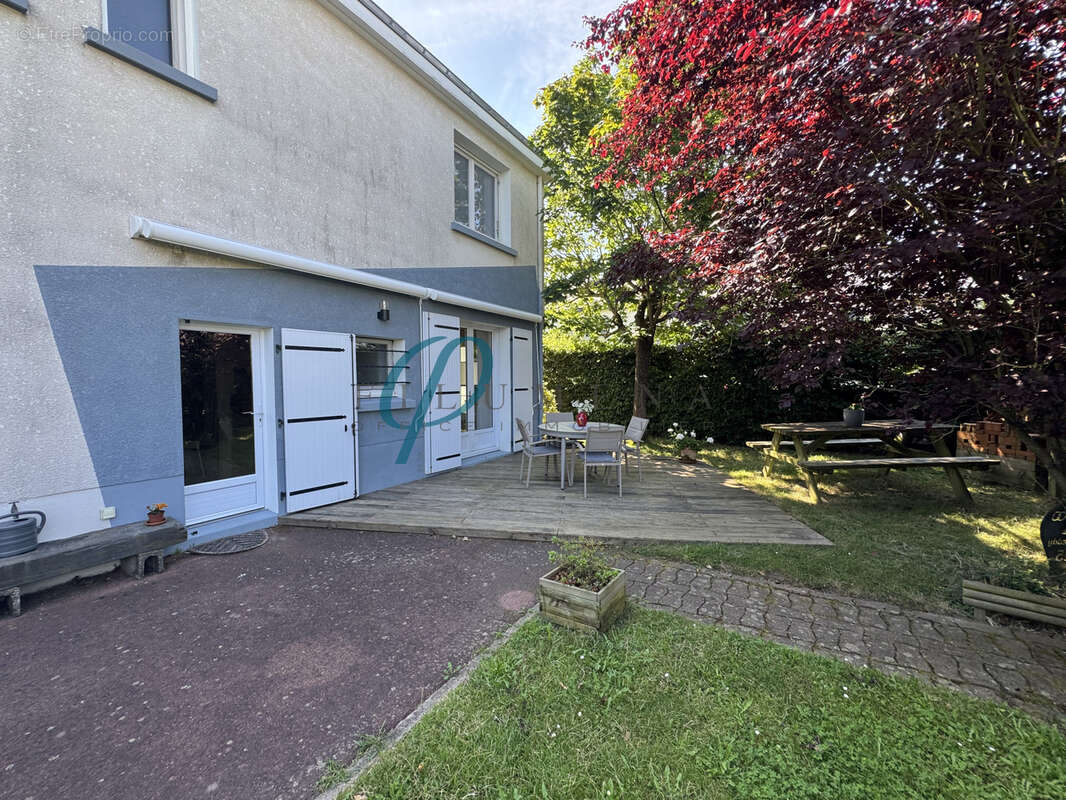 Maison à SAINT-GEREON