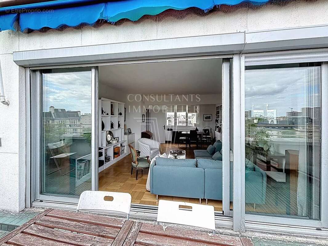 Appartement à PARIS-16E