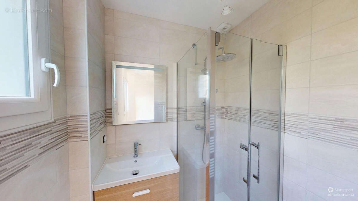 Maison à vendre dans le centre de LÉOGNAN ! - photo 7