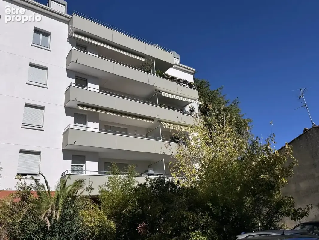 St-exupery - appt. t3 terrasse parkings - photo 3