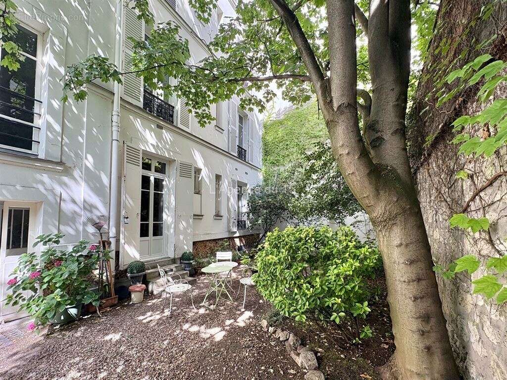 Mairie du 15ème / appartement haussmannien / 3 chambres + studette vendue louee / cave - photo 7