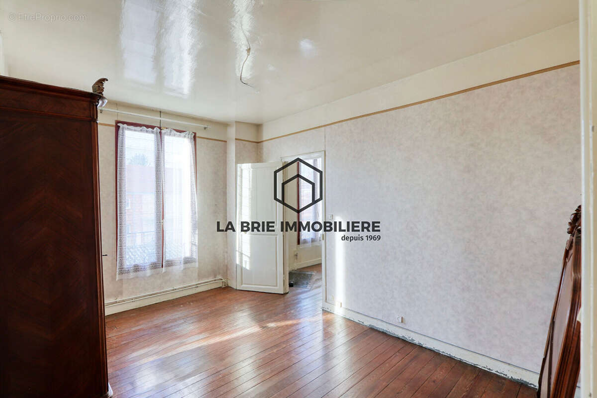 Maison à GRISY-SUISNES