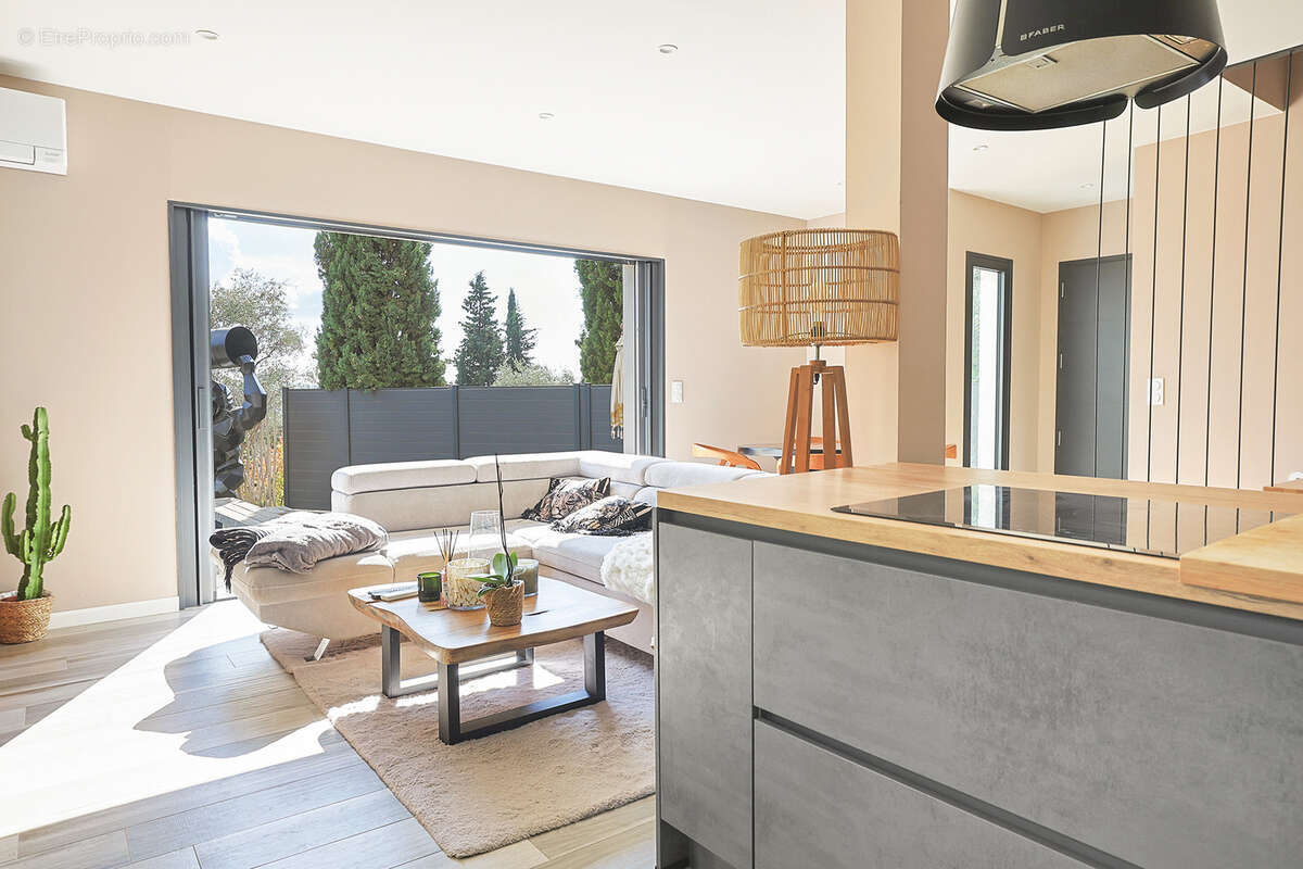 Maison à SOLLIES-PONT