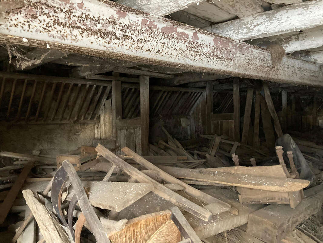 etable - Maison à LATRONQUIERE