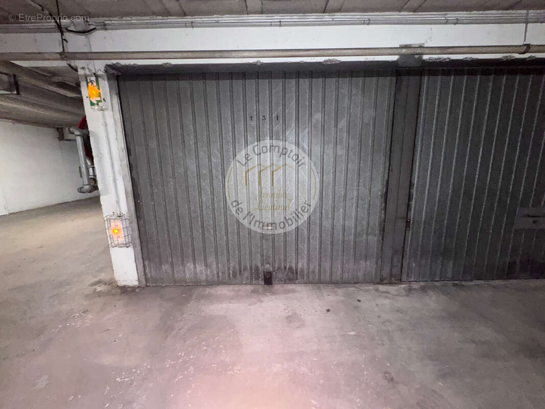 Allee des pins : garage en sous sol - photo 2