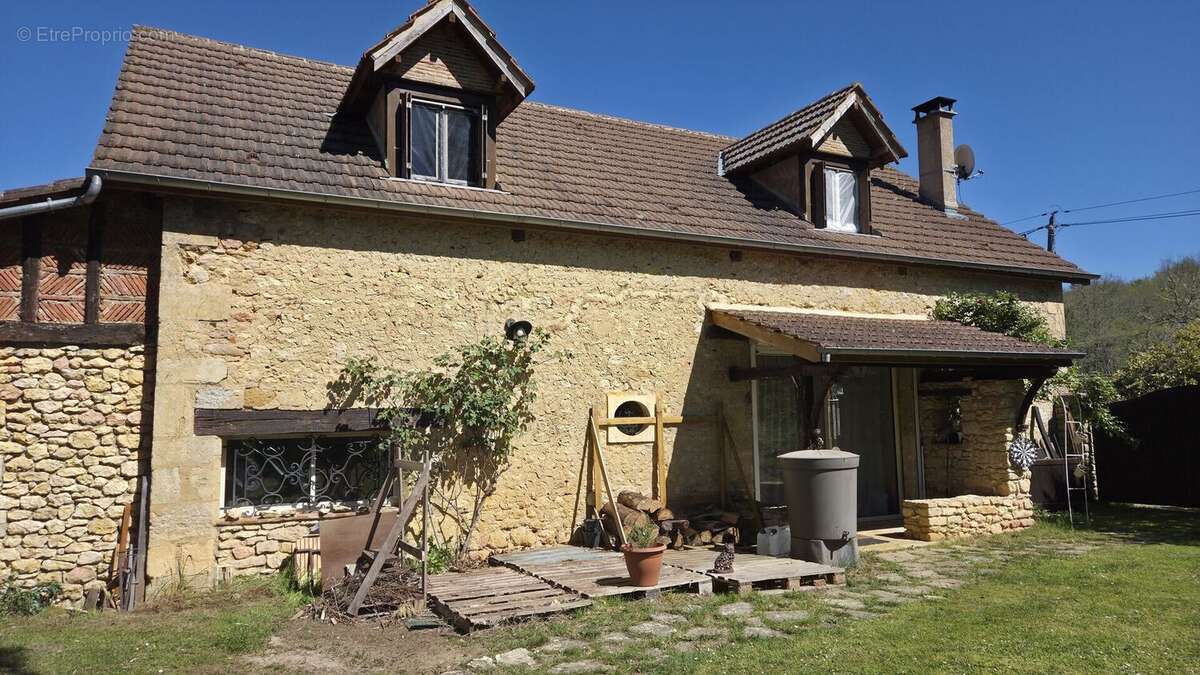 Maison principale - Maison à SAVIGNAC-DE-MIREMONT